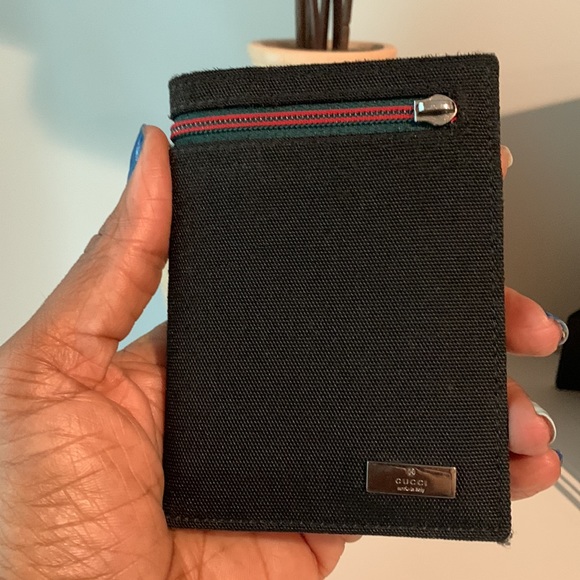 Authentic Gucci 4-slot card holder wallet - Picture 7 of 7